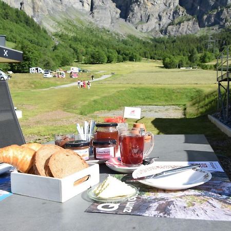 Campingplatz Mit Restaurant & Sportarena Leukerbad Hotel Екстериор снимка