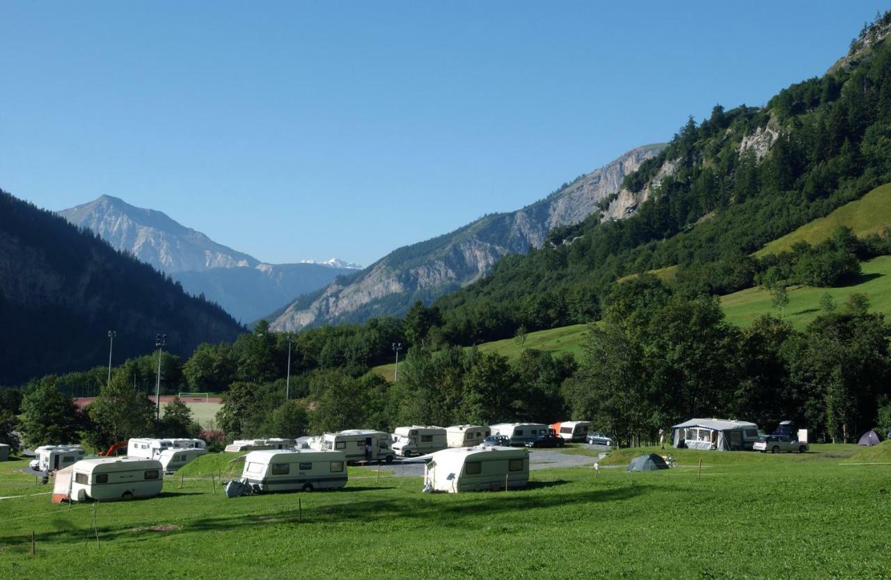 Campingplatz Mit Restaurant & Sportarena Leukerbad Hotel Екстериор снимка