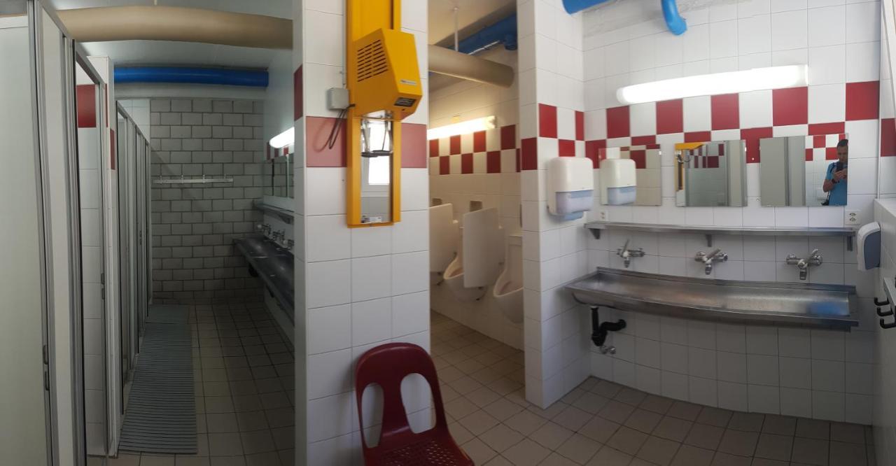 Campingplatz Mit Restaurant & Sportarena Лойкербад Екстериор снимка