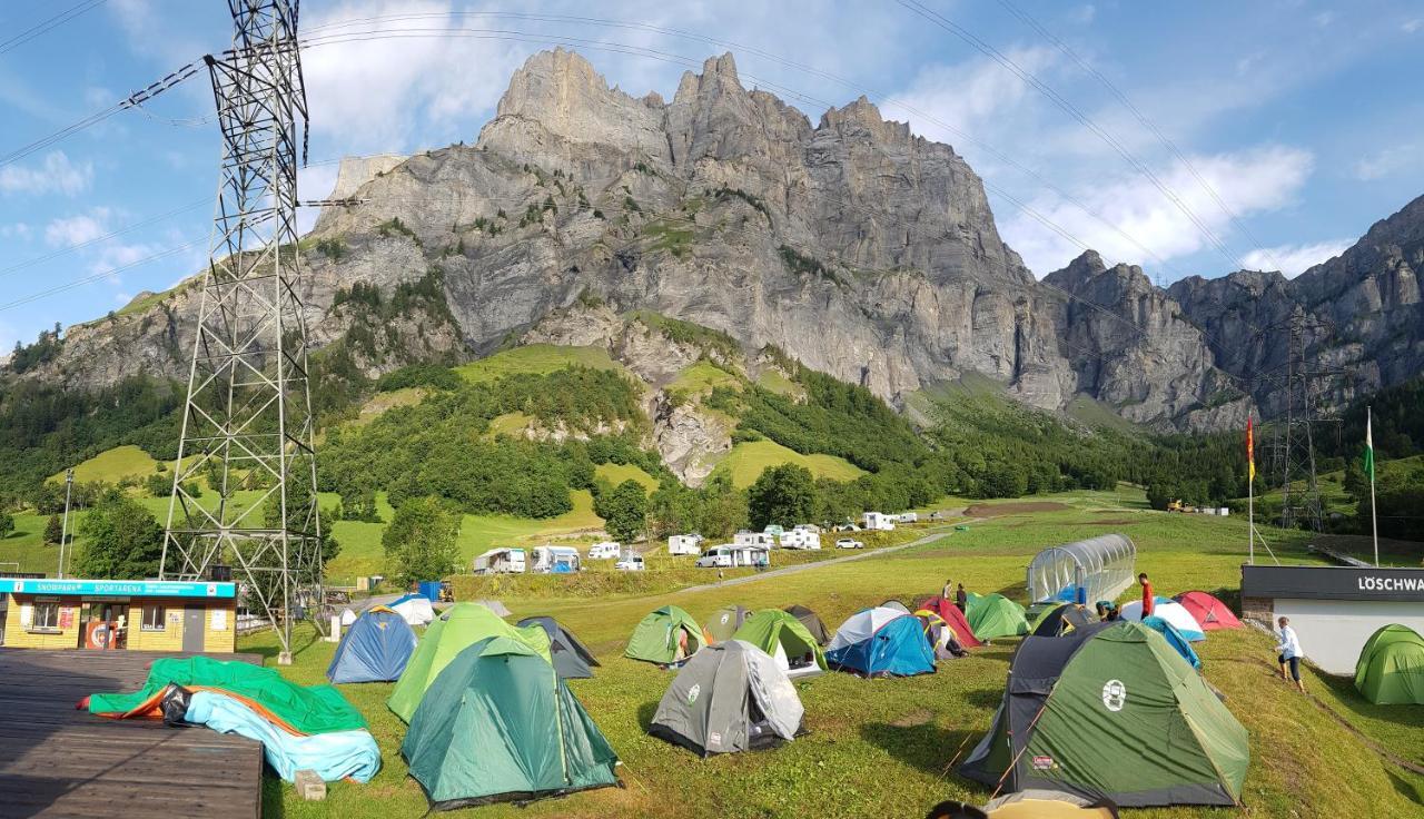 Campingplatz Mit Restaurant & Sportarena Leukerbad Hotel Екстериор снимка