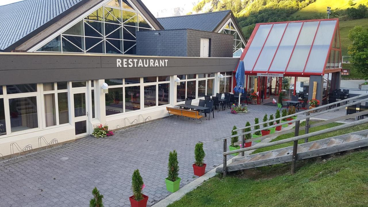 Campingplatz Mit Restaurant & Sportarena Лойкербад Екстериор снимка